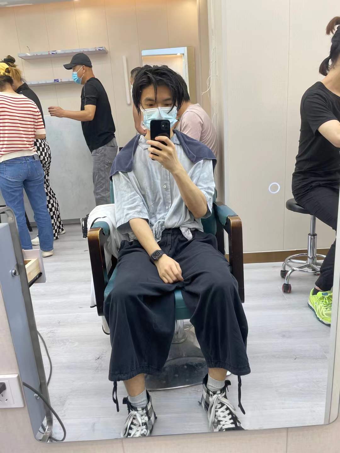 被疫情封了几个月,终于来到理发店